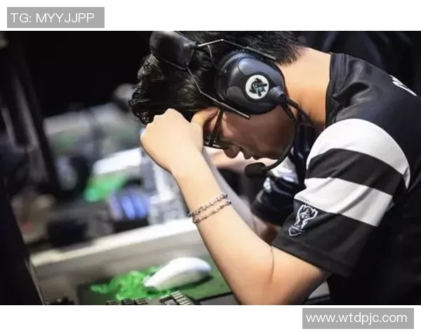 S15电竞总决赛CSGO深度解析JDG战队的战术控制与策略运用